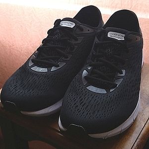 Under Armour HOVR SONIC 3